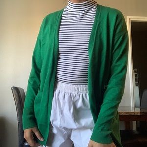 Green cardigan 🐸